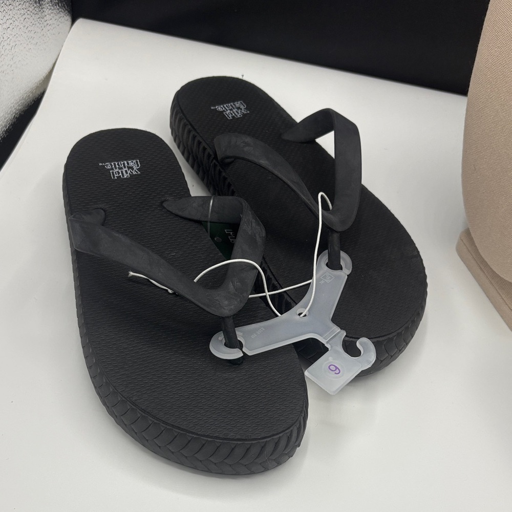 Black Platform Flip Flop Sandals - Size 6
